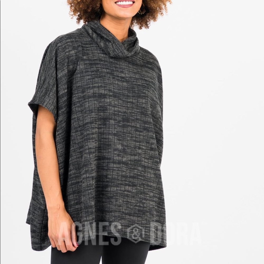 Agnes&Dora Turtle Neck Poncho Heather Black